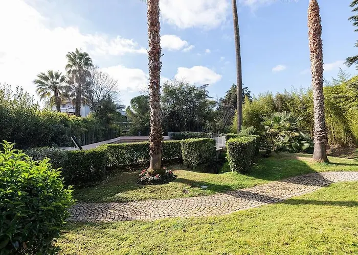Cannes Elegant And Chic 2 Bedroom Apt With Pool