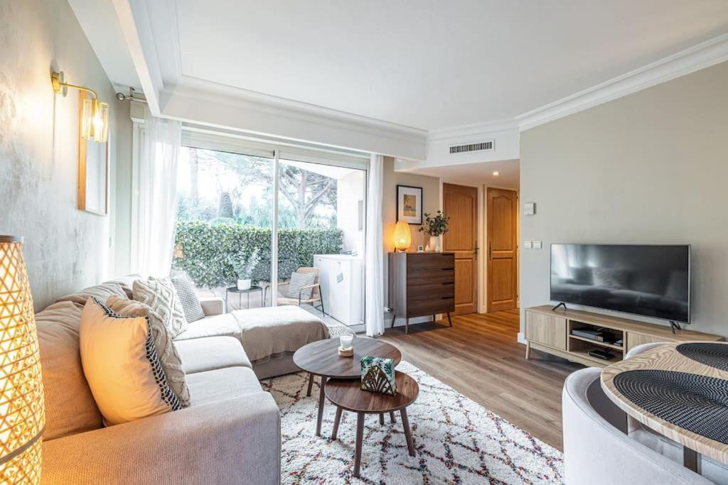 Elegant And Chic 2 Bedroom With Pool Appartement *