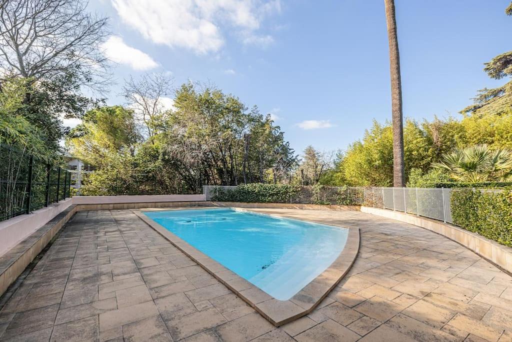 Elegant And Chic 2 Bedroom With Pool Appartement Cannes