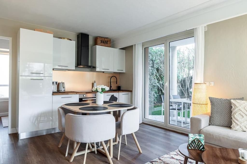 Elegant And Chic 2 Bedroom With Pool *