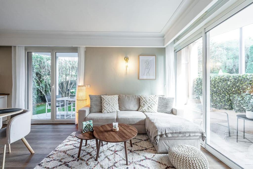 Elegant And Chic 2 Bedroom With Pool Appartement Cannes