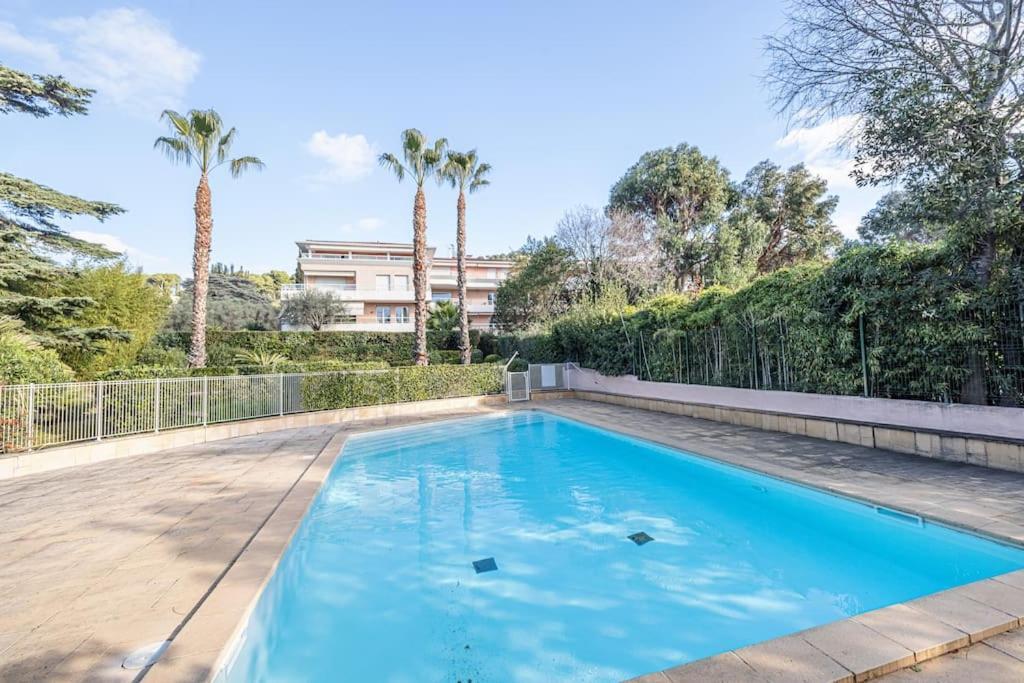 Elegant And Chic 2 Bedroom With Pool *